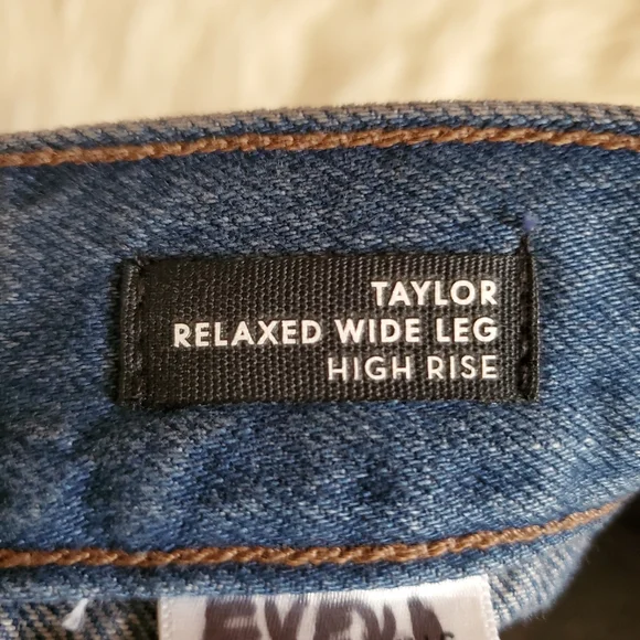 Veronica Beard Wide Leg Patch Pocket Jeans Size 26 - Picture 15 of 15